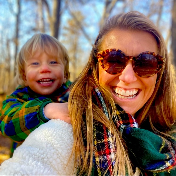 Meet your Posher, Carly - Picture 1 of 1